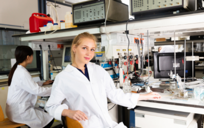 Es pot estudiar i treballar alhora?